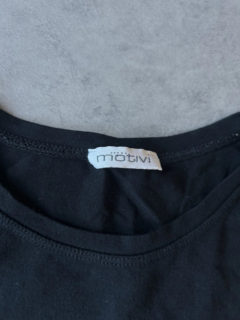 detail view, Motivi Y2K Black Simple Tee, vintage Y2K second hand piece