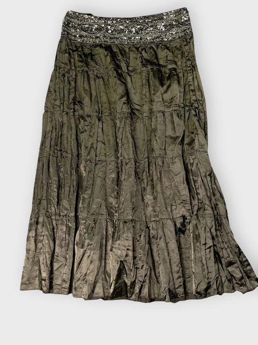 back view, Classic green pleated skirt by Laura Petites, vintage Y2K second hand piece