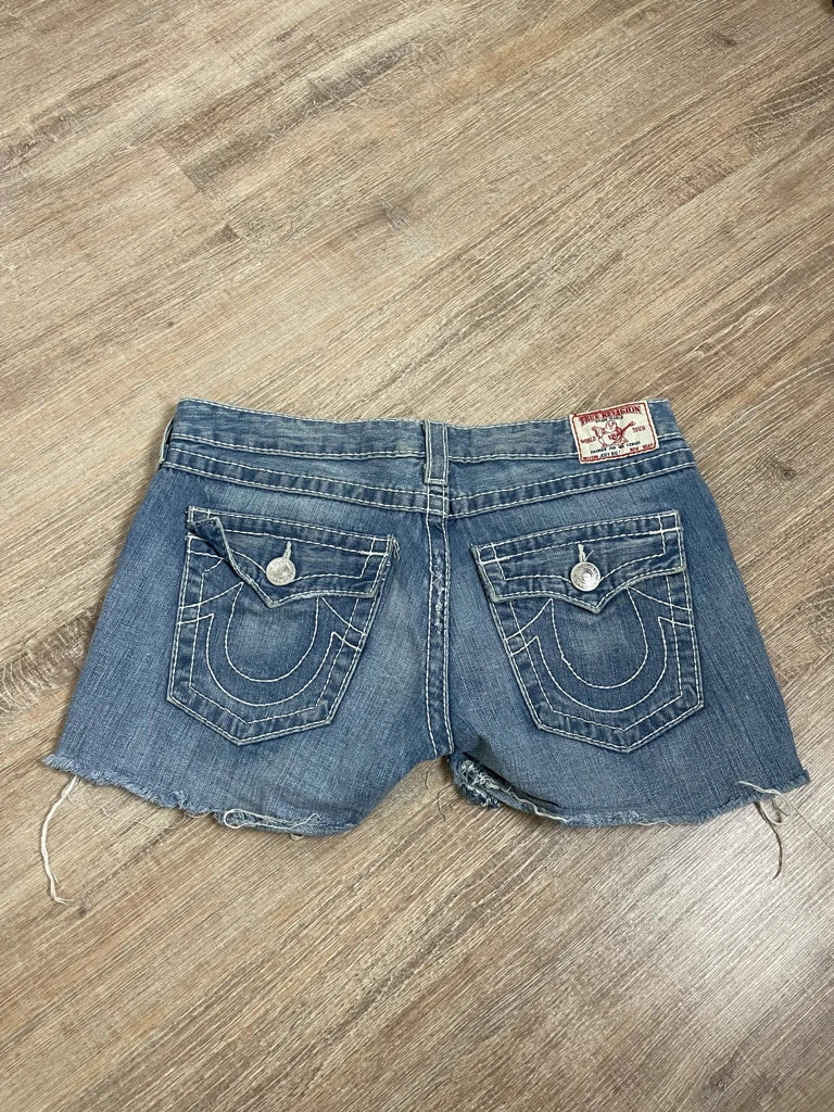 detail view, True Religion Shorts, vintage Y2K second hand piece, image 4