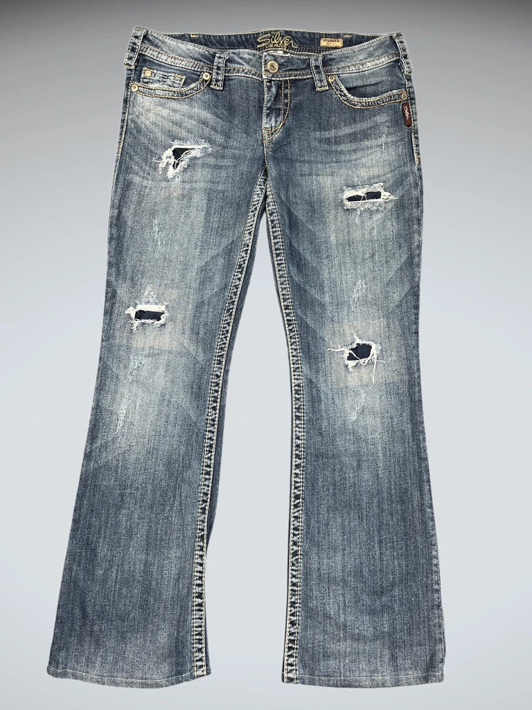 front view, Silver Jeans Light Wash Distressed Bootcut Jeans, vintage Y2K second hand piece