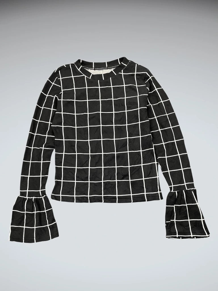 detail view, Black and White Checkered Bell Sleeve Top, vintage Y2K second hand piece