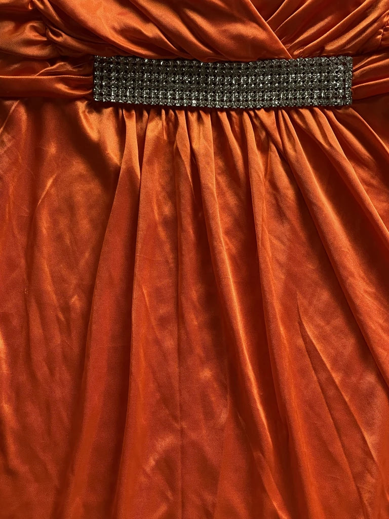 detail view, Jessica Beige satin halter top with black ribbon, vintage Y2K second hand piece, image 6