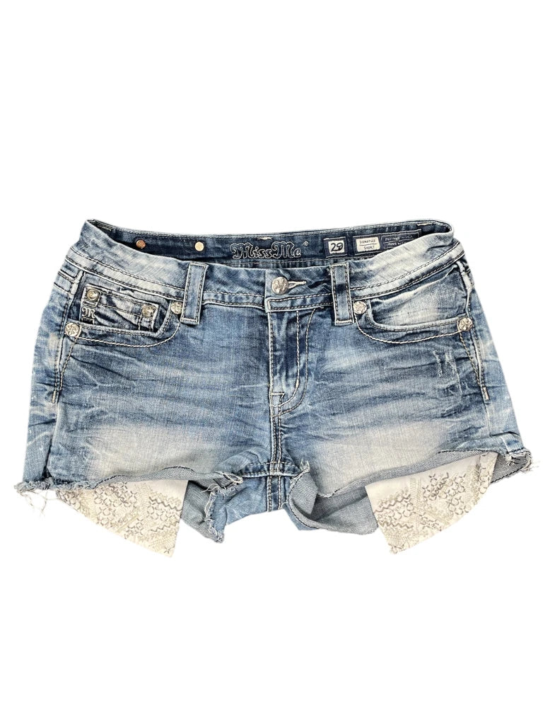 detail view, Miss Me Light Wash Vintage Denim Hotpants, vintage Y2K second hand piece, image 5