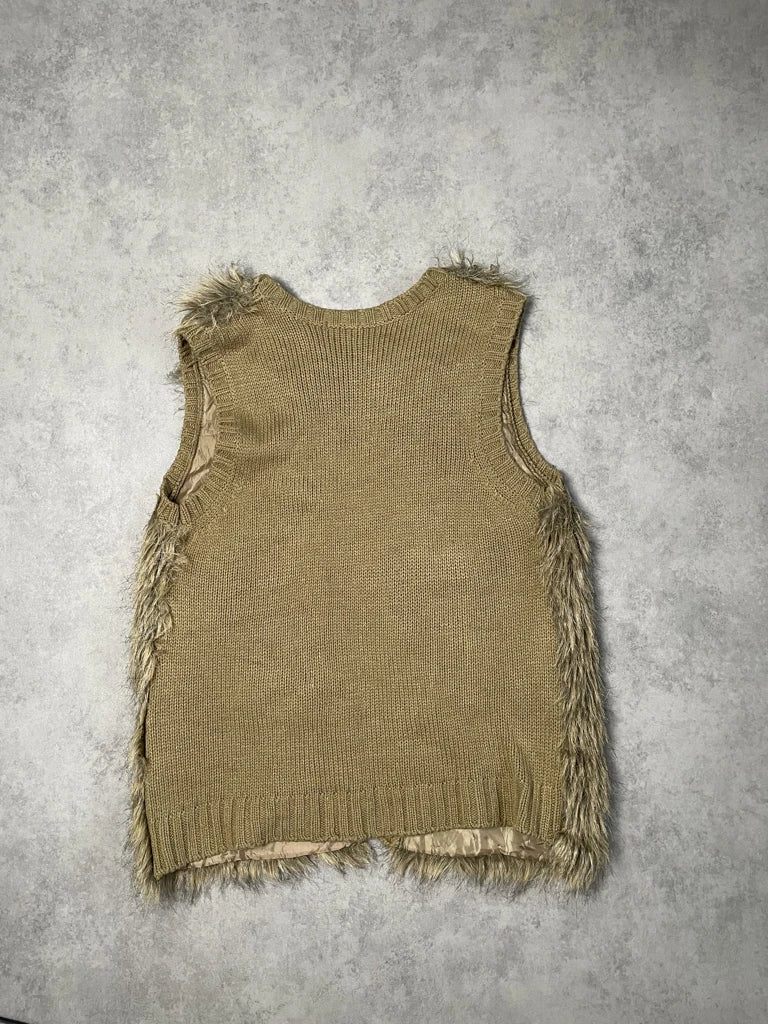 detail view, Xhilaration Fur Gilet, vintage Y2K second hand piece, image 5