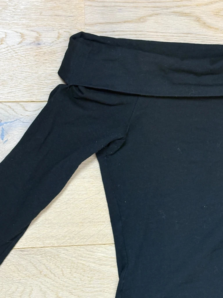 Off-Shoulder Longsleeve