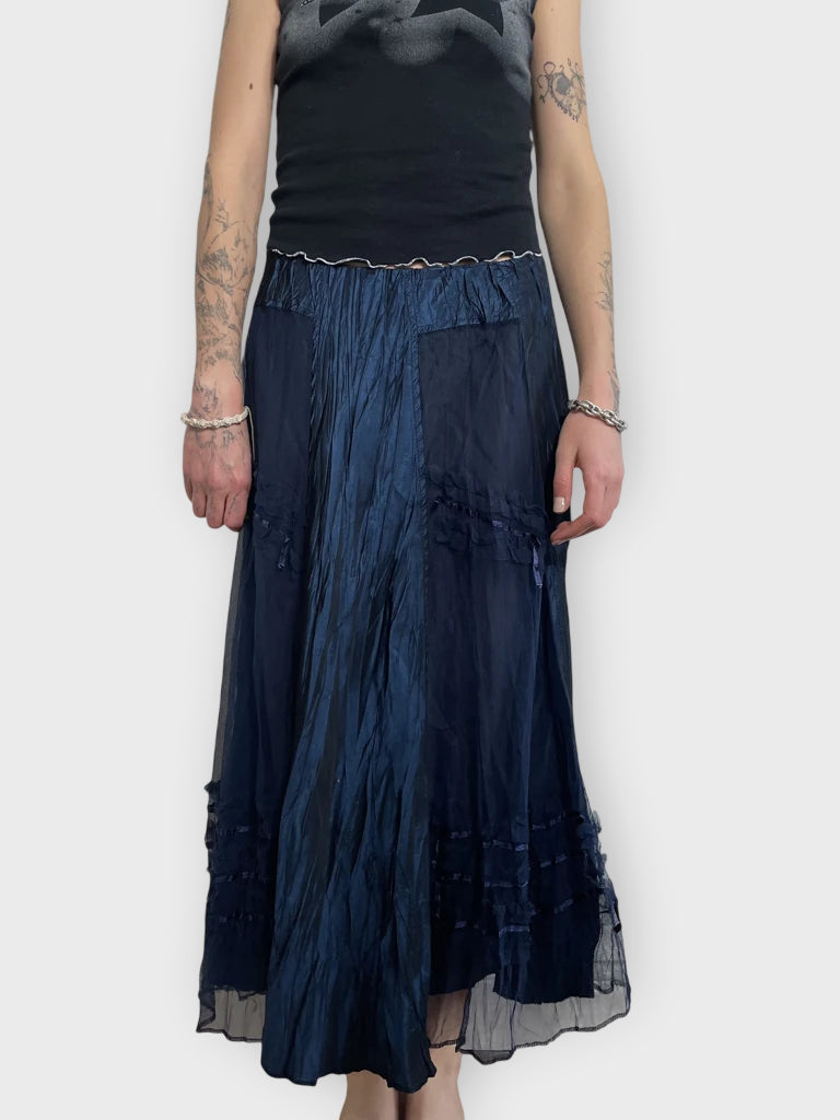 front view, blue navy skirt, vintage Y2K second hand piece