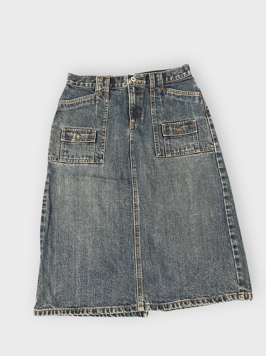 front view, Gap Jeans Classic Mid Wash Denim Skirt, vintage Y2K second hand piece