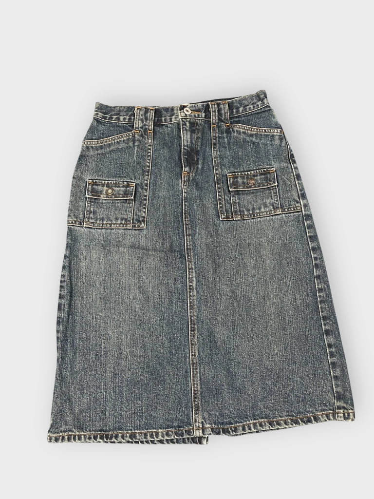 front view, Gap Jeans Classic Mid Wash Denim Skirt, vintage Y2K second hand piece