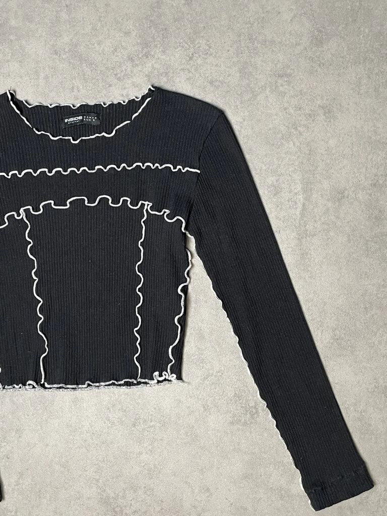 detail view, Inside Long Sleeve Crop Top, vintage Y2K second hand piece, image 4
