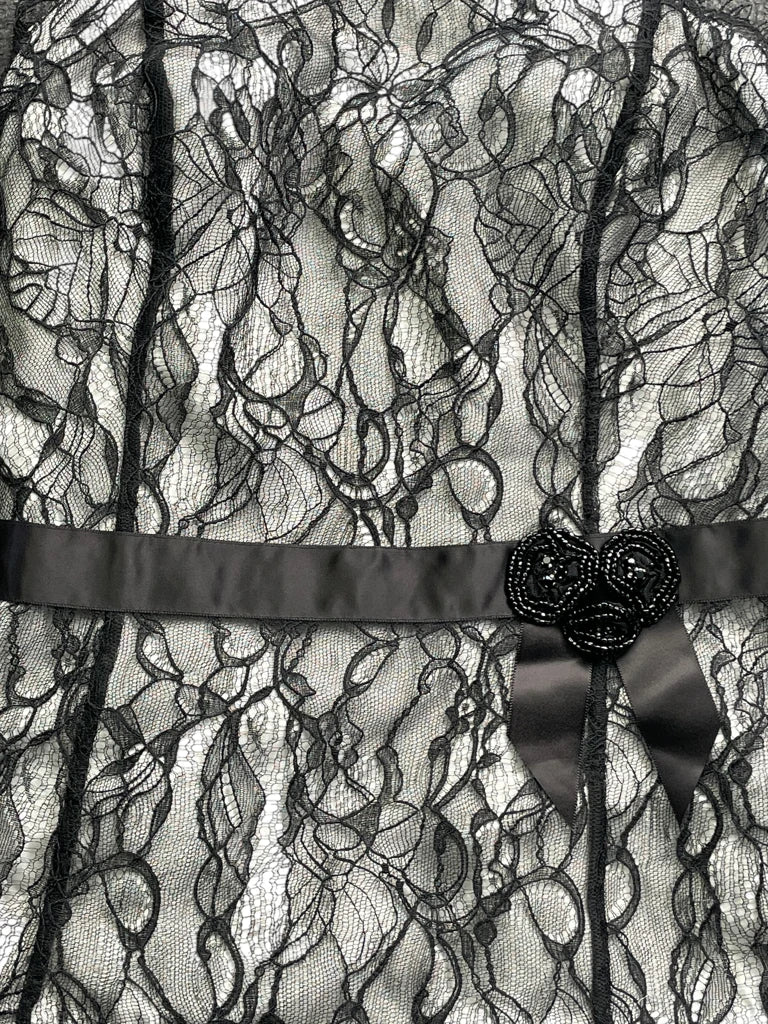 detail view, Ann Taylor Black White Lace Overlay Corset Top, vintage Y2K second hand piece, image 4
