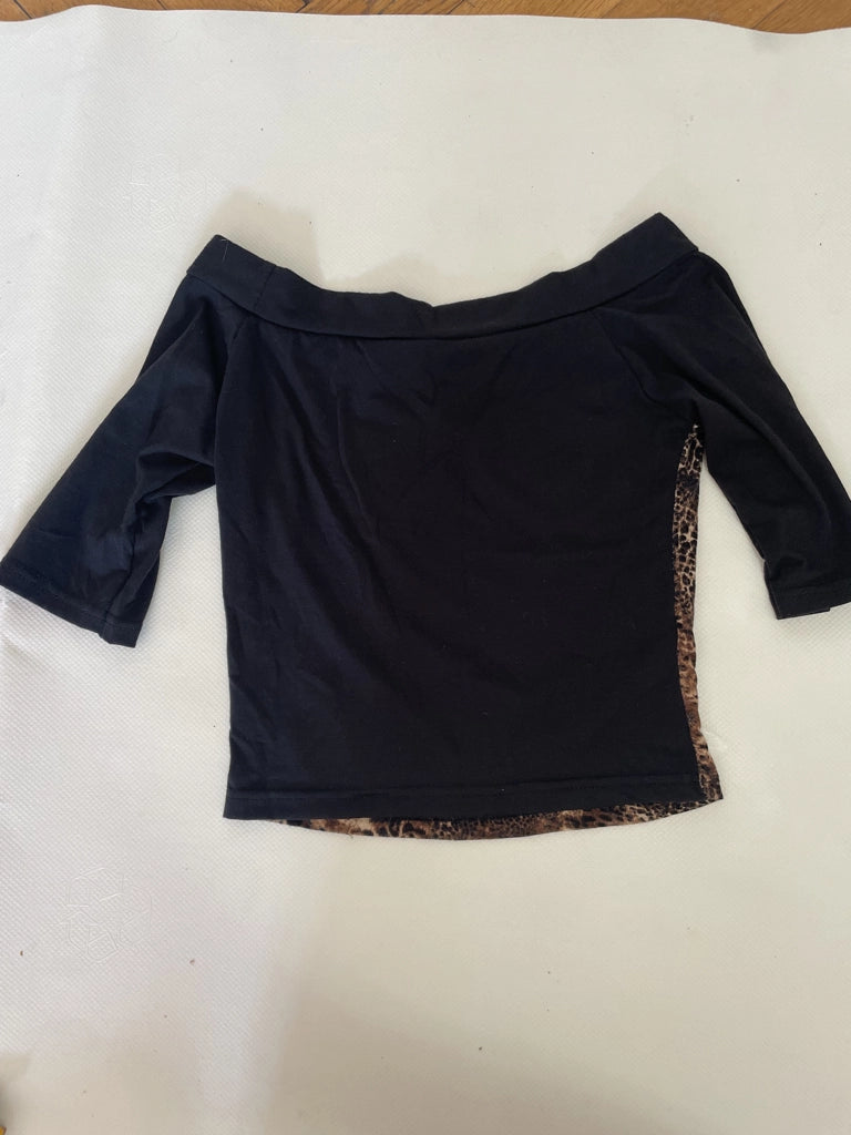 detail view, Miss Sada Leopard Print Off Shoulder Crop Top, vintage Y2K second hand piece, image 4