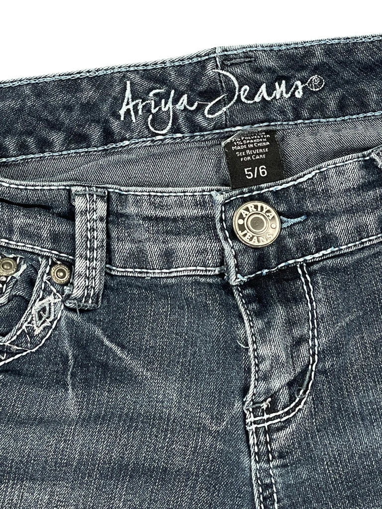 detail view, Aryia Jeans Washed Blue Vintage Denim Hotpants, vintage Y2K second hand piece