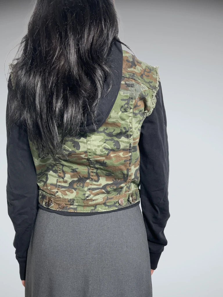 back view, Luxirie camo hoodie, vintage Y2K second hand piece