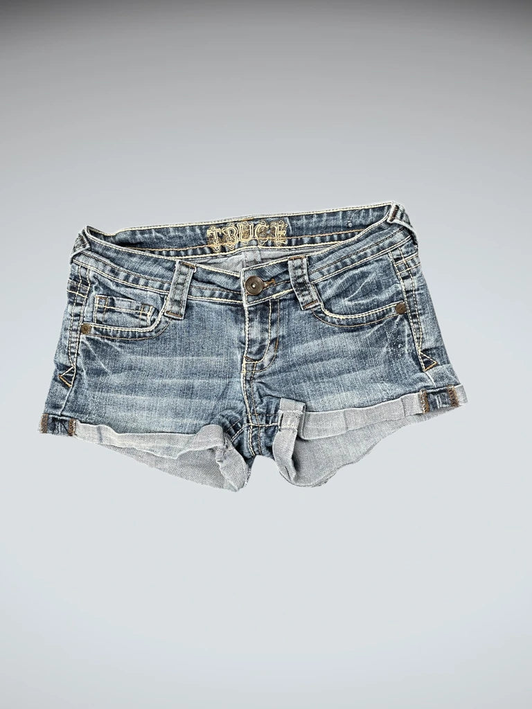 front view, Truce Vintage Blue Denim Hotpants, vintage Y2K second hand piece