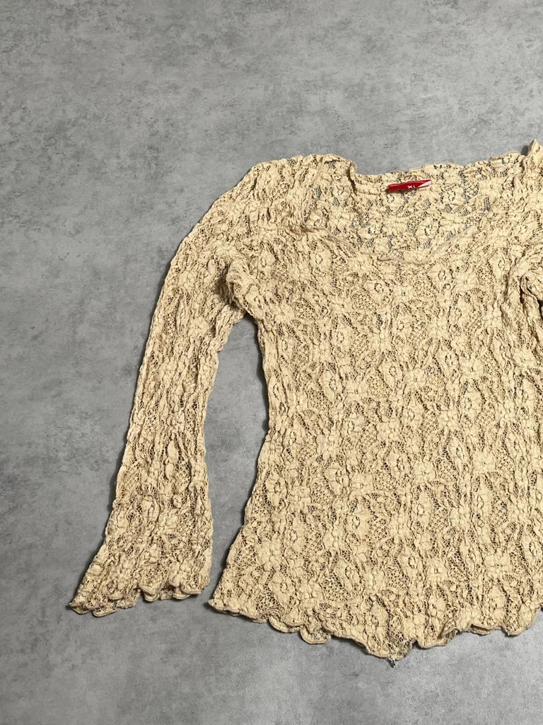 detail view, Xi lace long sleeve top, vintage Y2K second hand piece, image 4