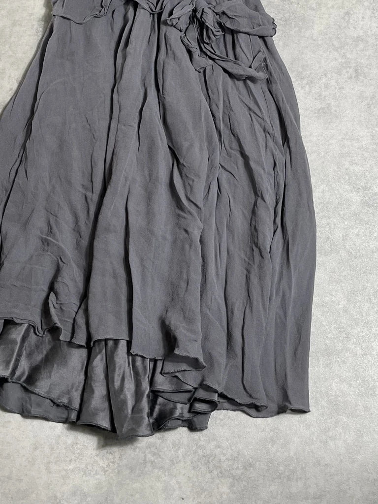 detail view, Hype grey dress, vintage Y2K second hand piece, image 4