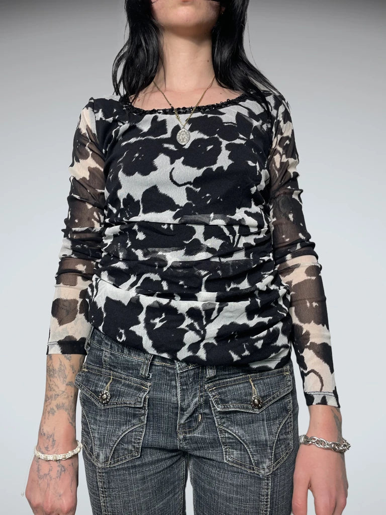 front view, INC Flower Black and White Blouse, vintage Y2K second hand piece