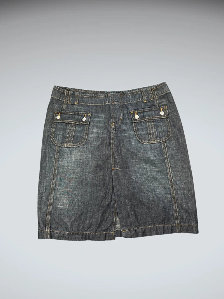 front view, London Jeans Dark Wash Pocket Detail Denim Skirt, vintage Y2K second hand piece