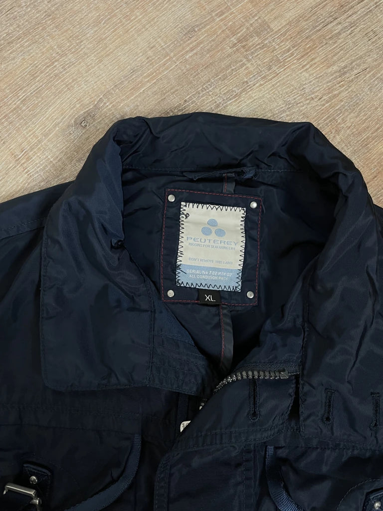 detail view, Peuterey Jacket, vintage Y2K second hand piece, image 5