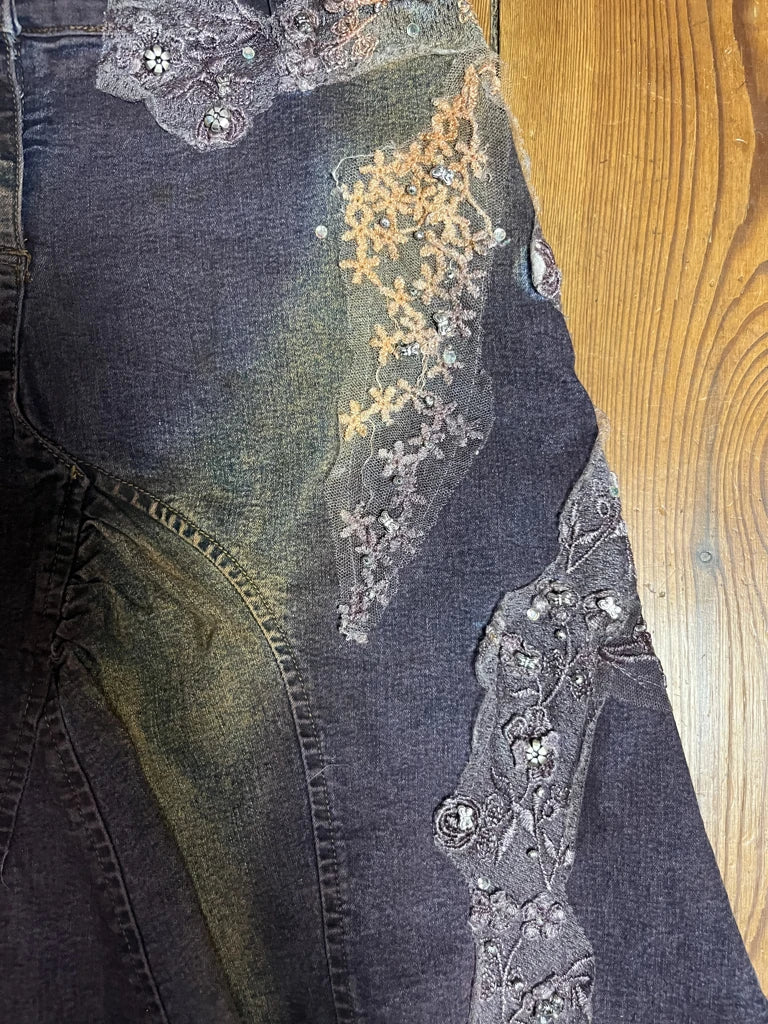 detail view, Mötivi Jeans Blue Washed Midi Skirt with Silver Detail, vintage Y2K second hand piece