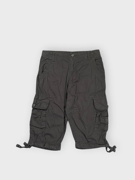 front view, Faded Glory Black Cargo Shorts, vintage Y2K second hand piece