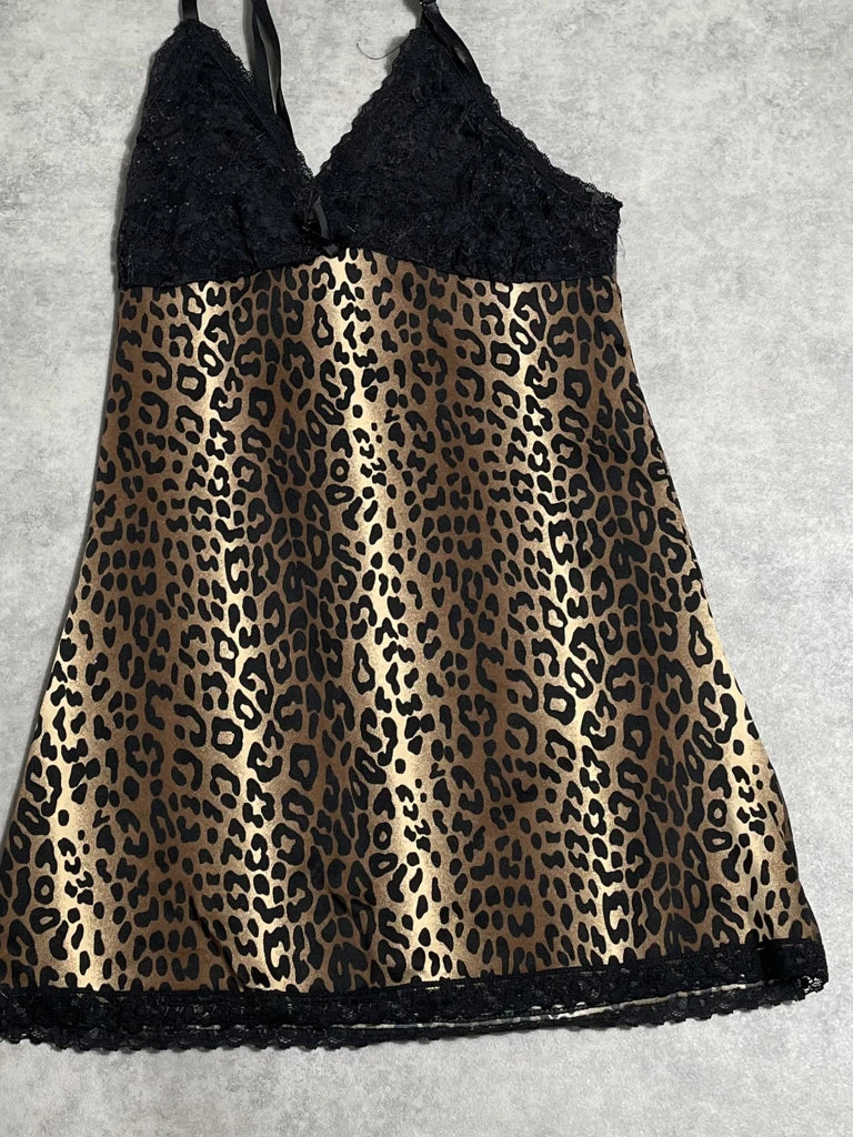 detail view, jaguar print top, vintage Y2K second hand piece