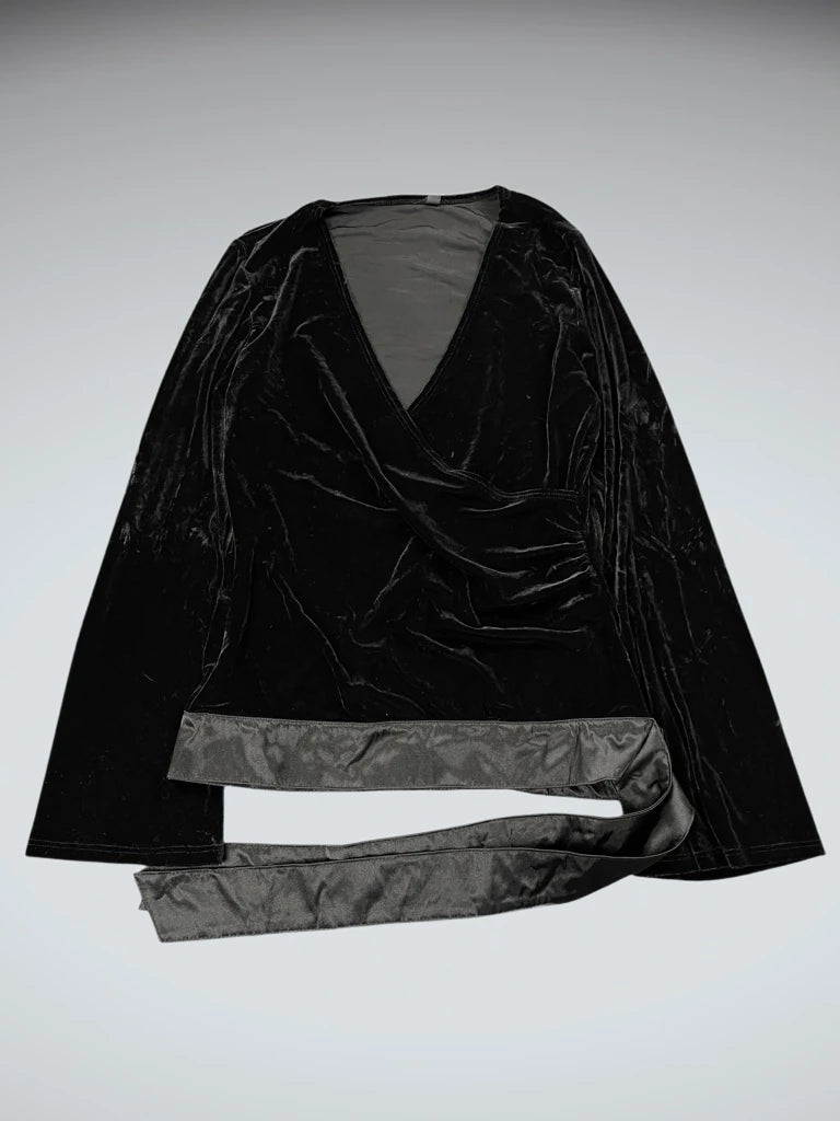 front view, Black Velvet Wrap Top, vintage Y2K second hand piece
