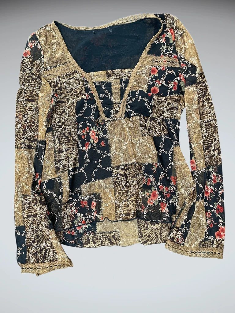 detail view, Earthtone Floral V-Neck Boho Blouse, vintage Y2K second hand piece