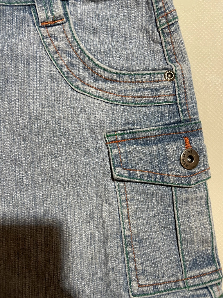 detail view, Light Wash Cargo Denim Mini Skirt Multi-Stitch Detail Y2K, vintage Y2K second hand piece, image 5