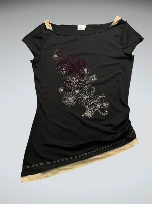 front view, Pelican Black Floral Chest Print Asymmetric Top, vintage Y2K second hand piece