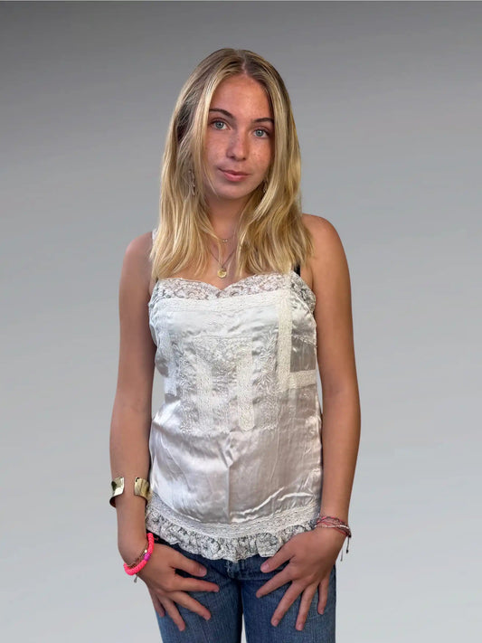 front view, Ablannah Hill White dessoue style top, vintage Y2K second hand piece