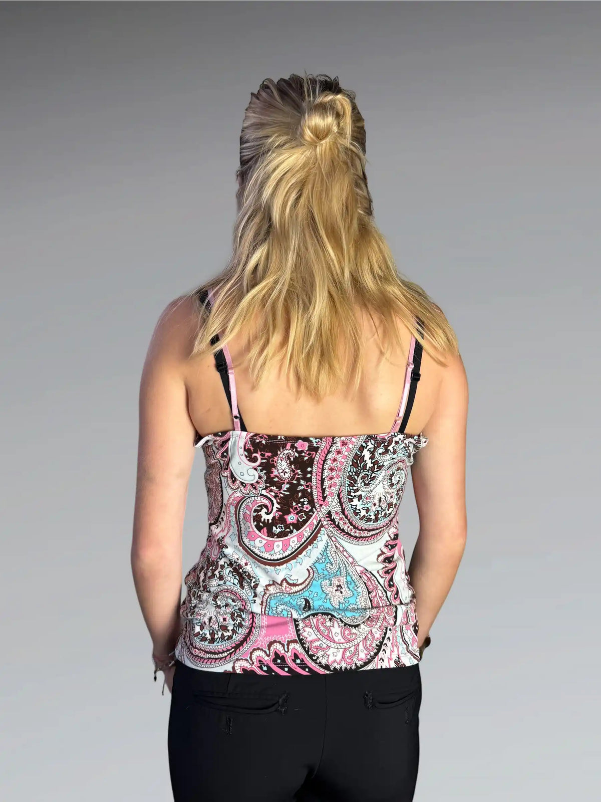 back view, No boundaries Pink Paisley Lace Trim Top, vintage Y2K second hand piece