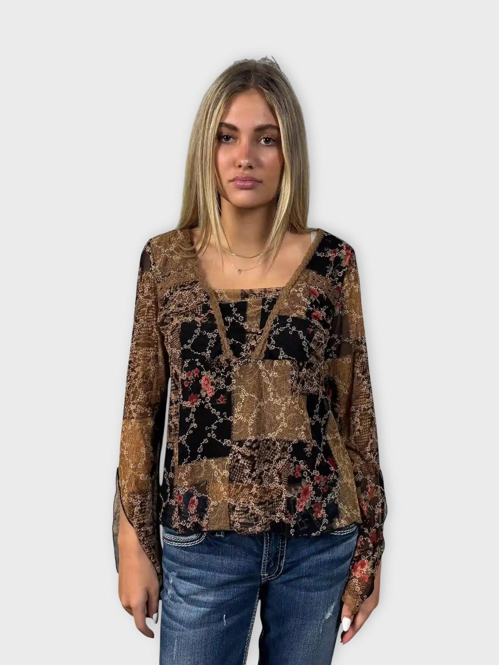 front view, Earthtone Floral V-Neck Boho Blouse, vintage Y2K second hand piece