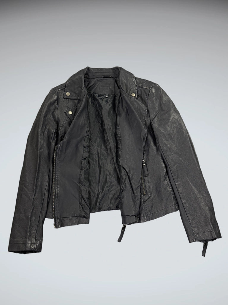 detail view, Max Studio Black Faux Leather Jacket Women, vintage Y2K second hand piece