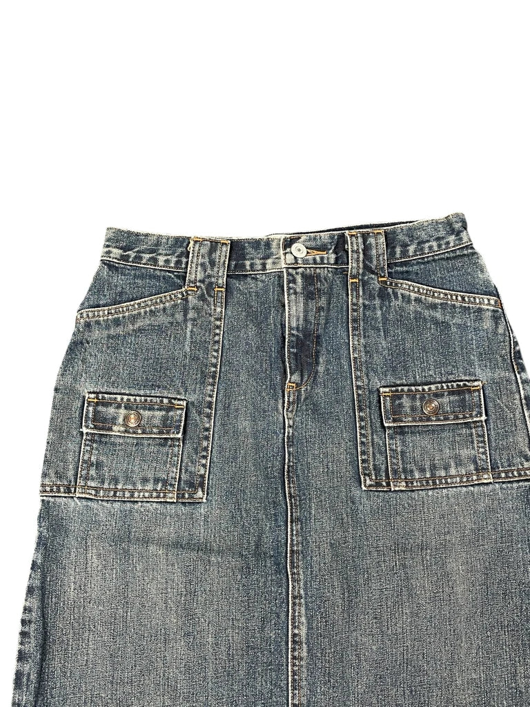 detail view, Gap Jeans Classic Mid Wash Denim Skirt, vintage Y2K second hand piece, image 4