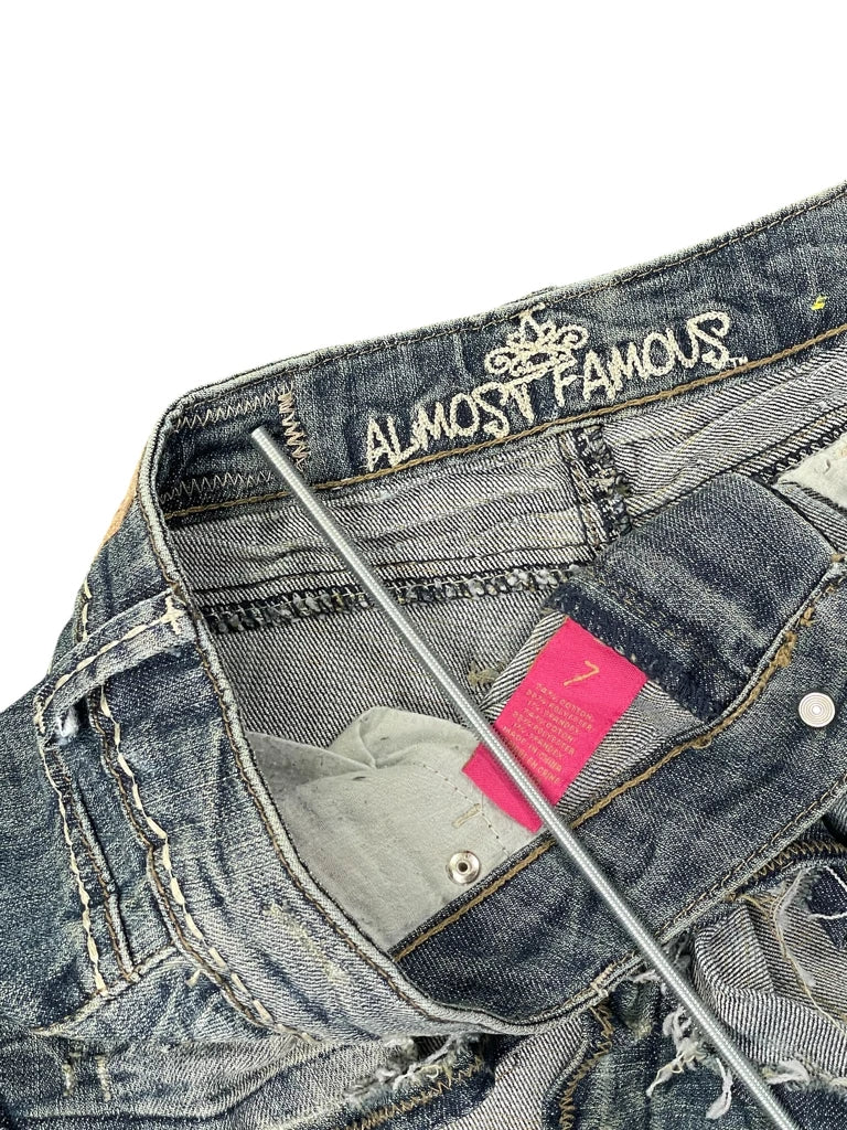 detail view, Almost Famous Washed Vintage Denim Hotpants, vintage Y2K second hand piece