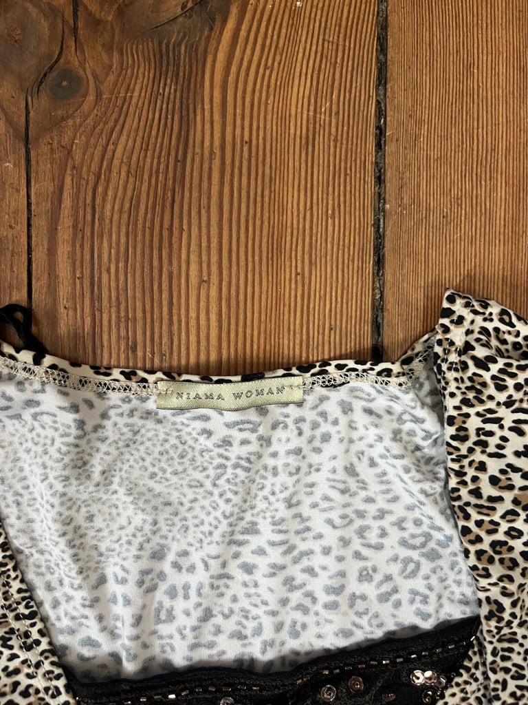 detail view, Niama Woman Leopard Long Sleeve Shirt, vintage Y2K second hand piece, image 5