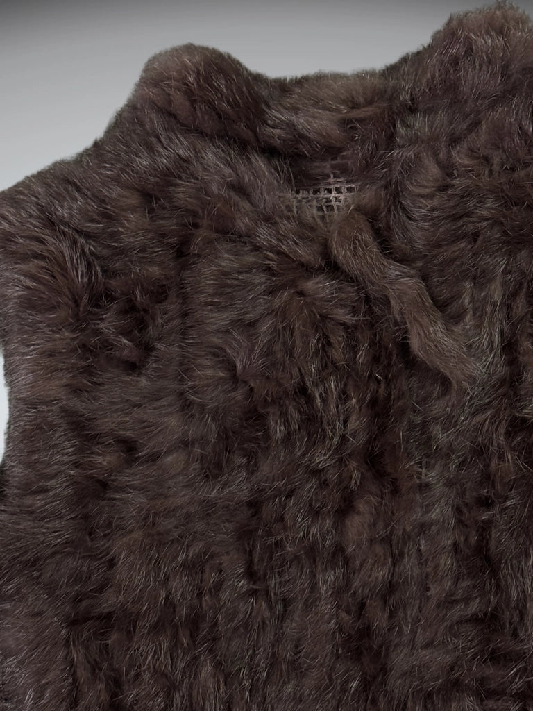 detail view, Love Token Black Fur Vest, vintage Y2K second hand piece