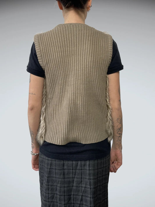 back view, Take Out Fur Gilet, vintage Y2K second hand piece