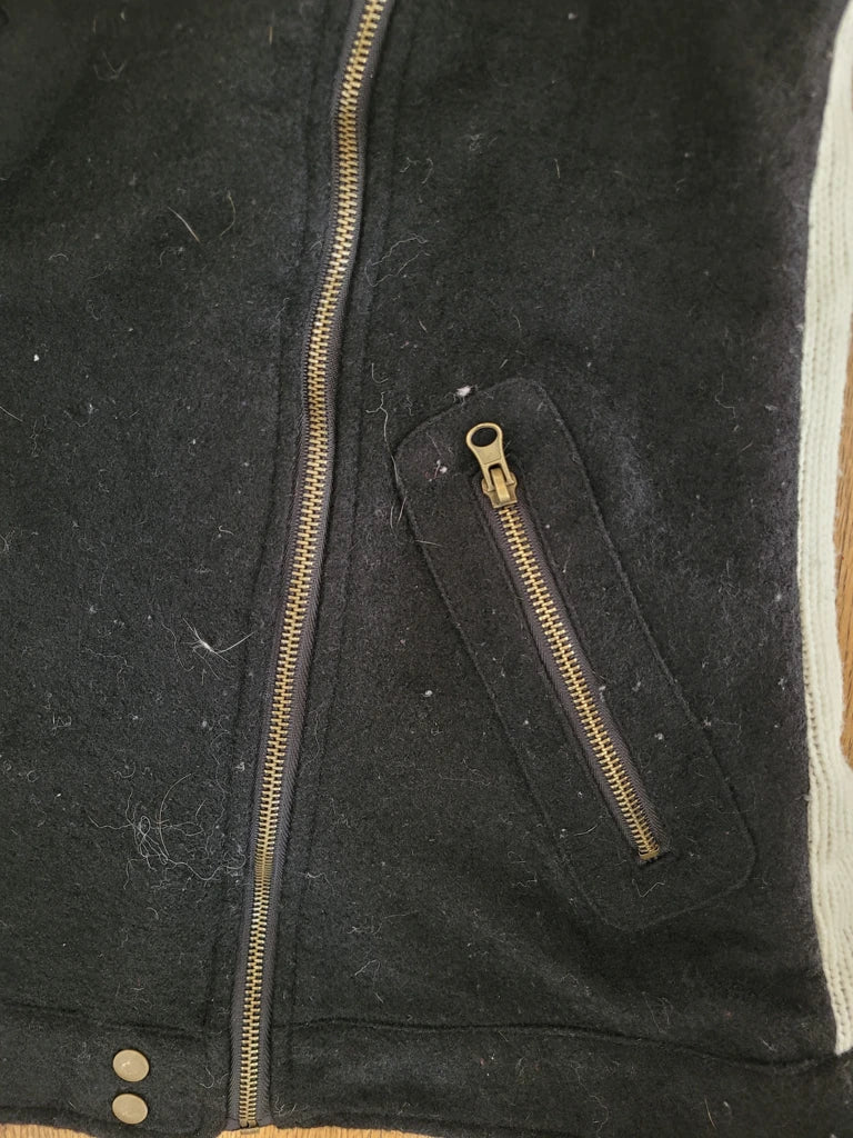 detail view, Thread & Supply Faux Fur Collar jacket, vintage Y2K second hand piece