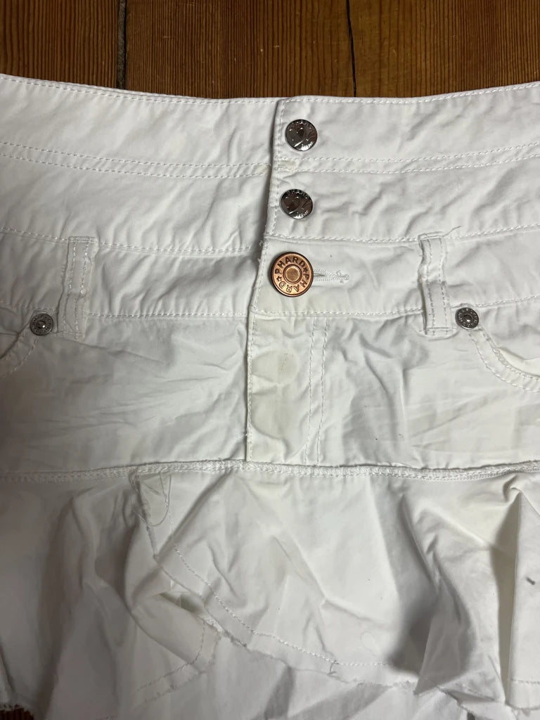 detail view, Phard White Miniskirt, vintage Y2K second hand piece