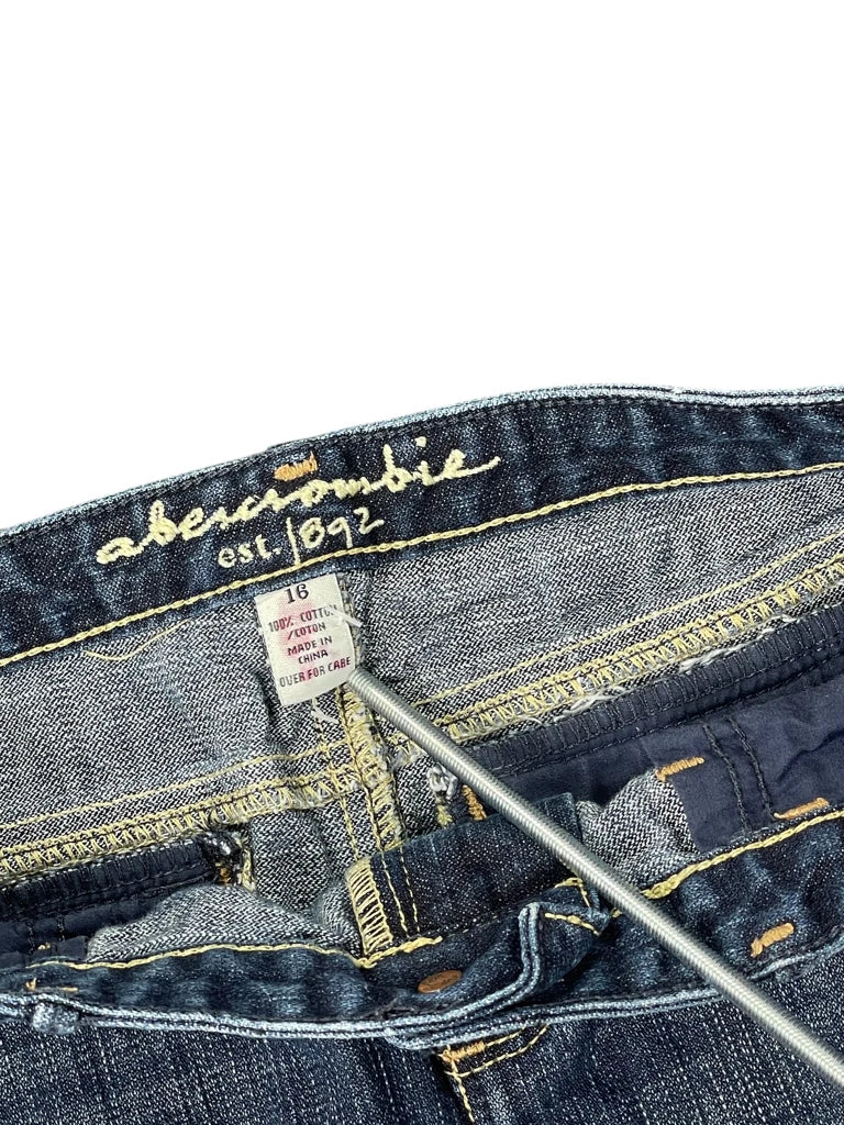 detail view, Abercrombie Dark Wash Vintage Denim Skirt, vintage Y2K second hand piece