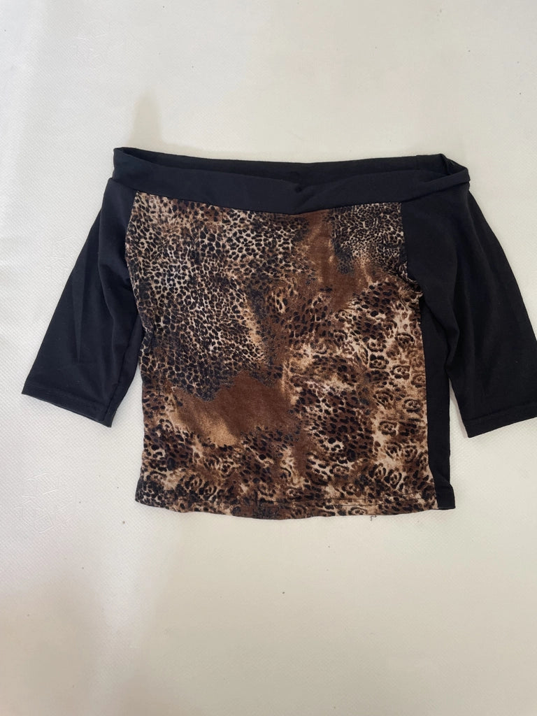 detail view, Miss Sada Leopard Print Off Shoulder Crop Top, vintage Y2K second hand piece, image 6