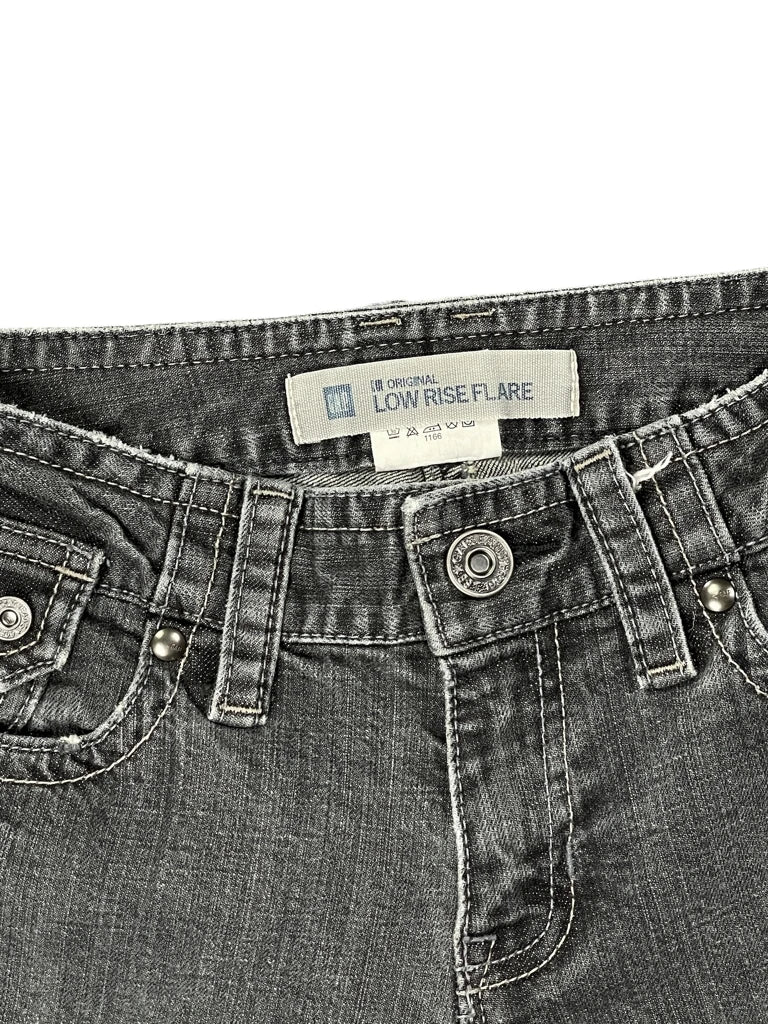 detail view, Low Rise Flare Grey Denim Hotpants, vintage Y2K second hand piece, image 5