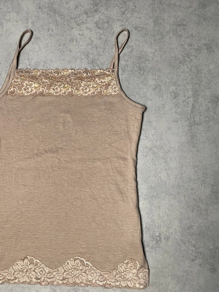 detail view, Lace Top, vintage Y2K second hand piece, image 4