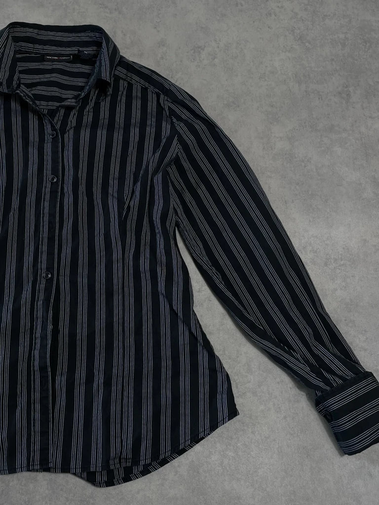 detail view, New York & Company Black Striped Shirt, vintage Y2K second hand piece, image 4