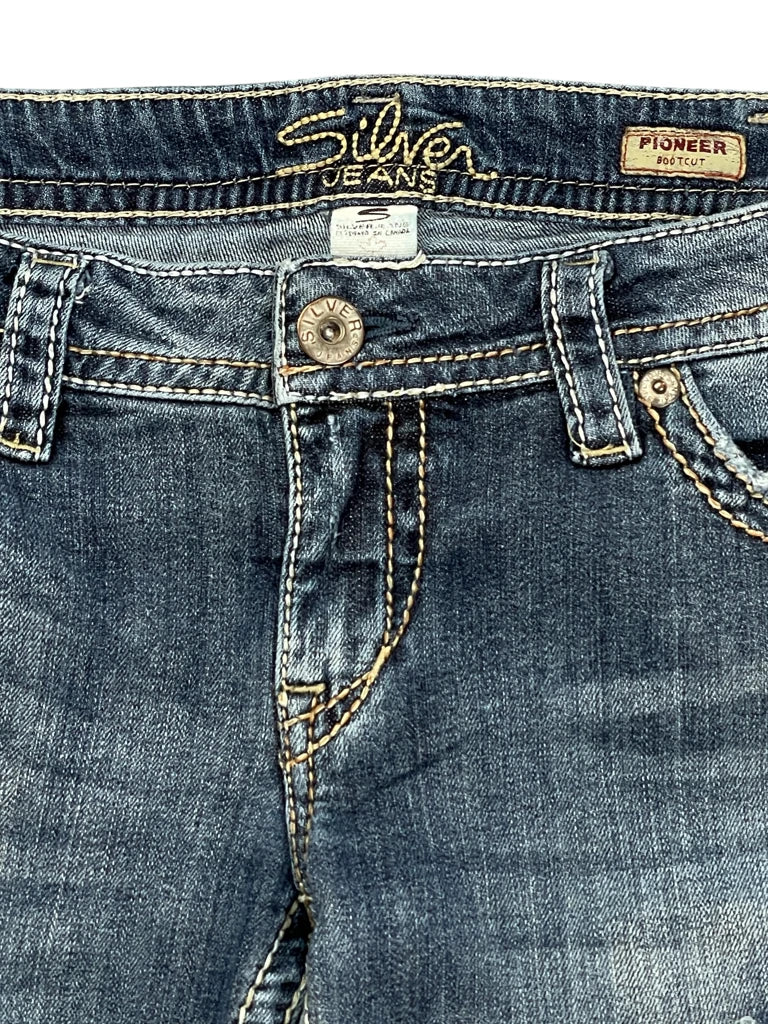 detail view, Silver Jeans Light Wash Distressed Bootcut Jeans, vintage Y2K second hand piece