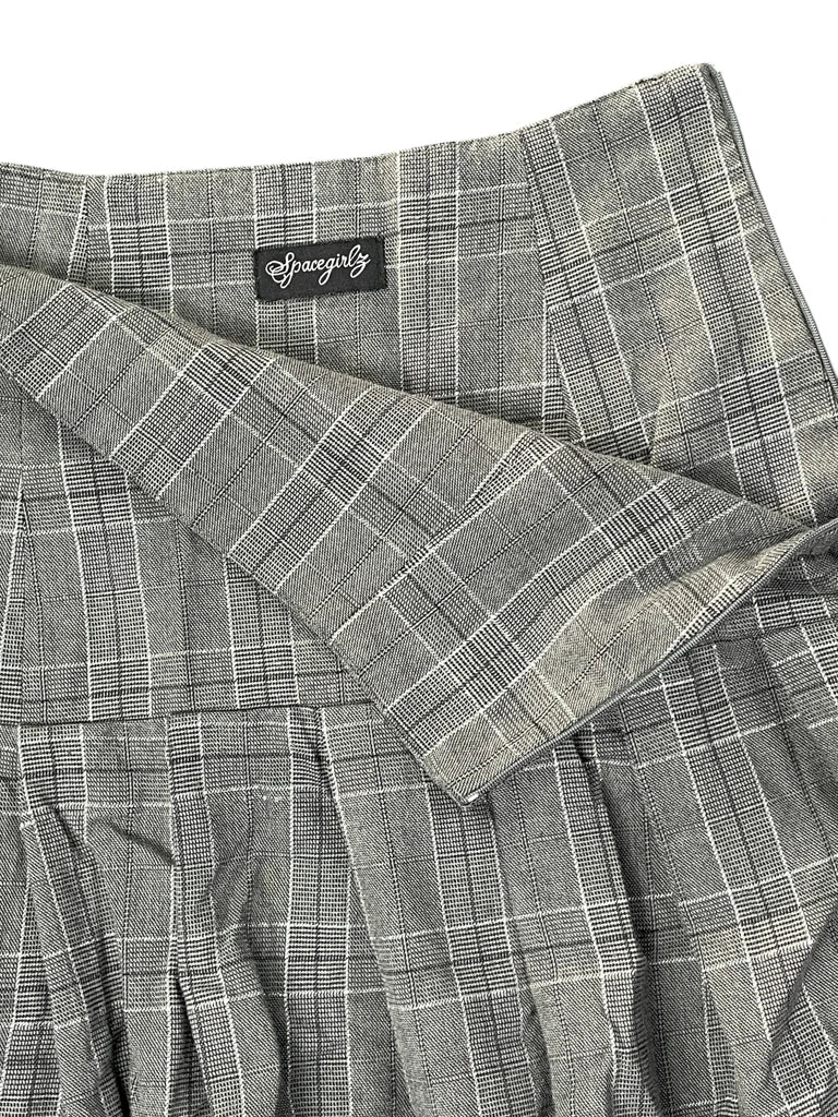 detail view, Spacegivly Grey Checkered Pleated Skirt, vintage Y2K second hand piece