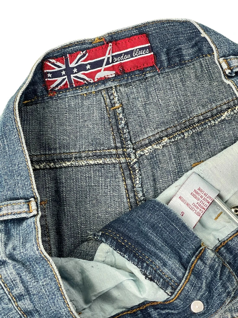 detail view, London Blues Ruffled Hem Vintage Denim Skirt, vintage Y2K second hand piece