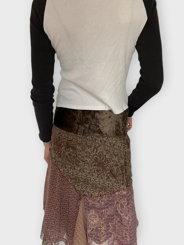 back view, Carling Midi Skirt, vintage Y2K second hand piece